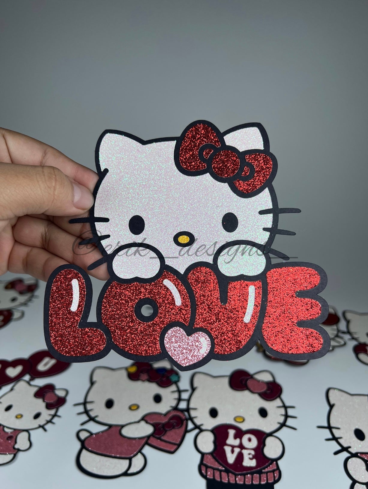 Hk “love” Glitter Topper