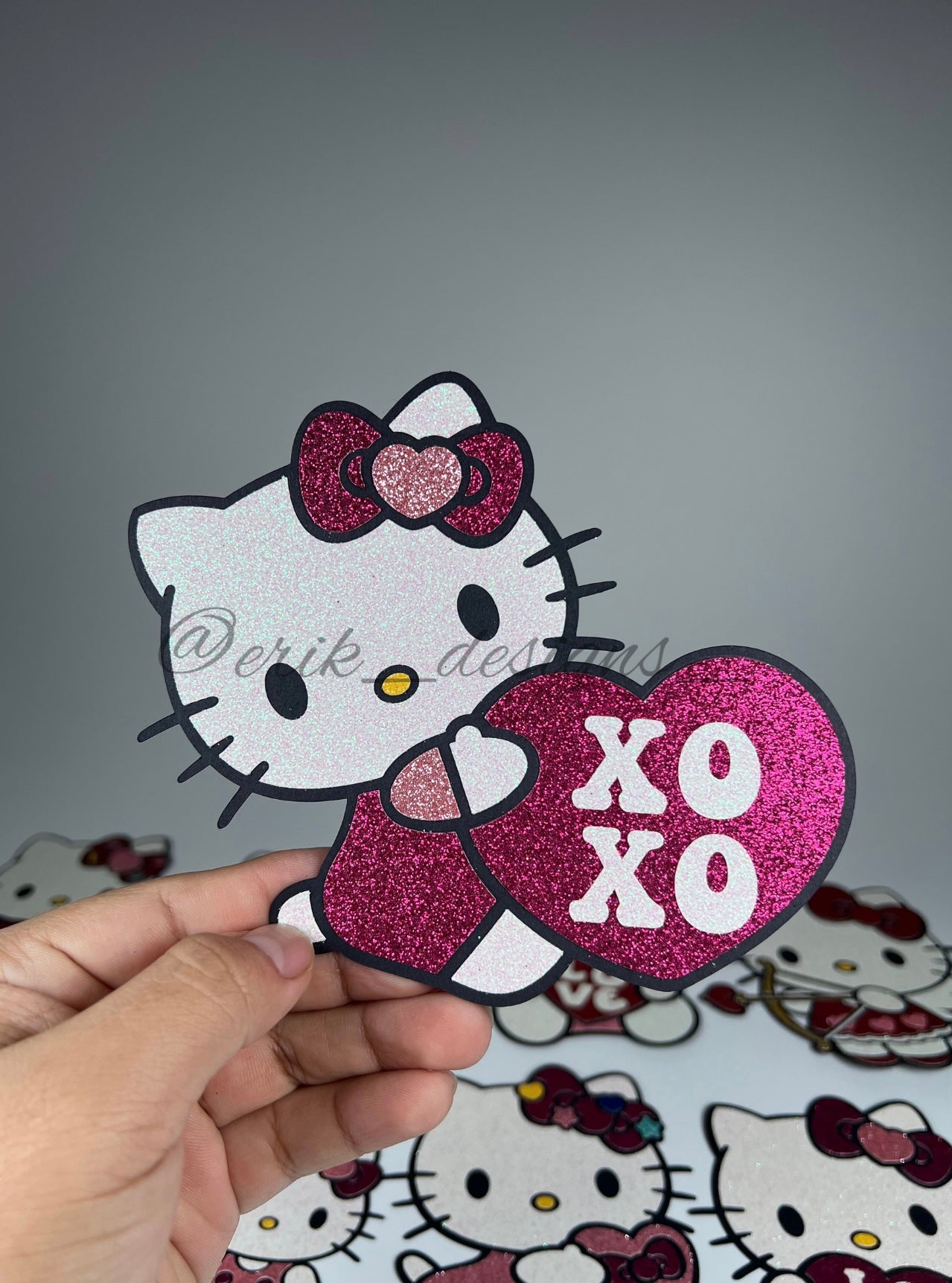Hk XOXO Glitter Topper